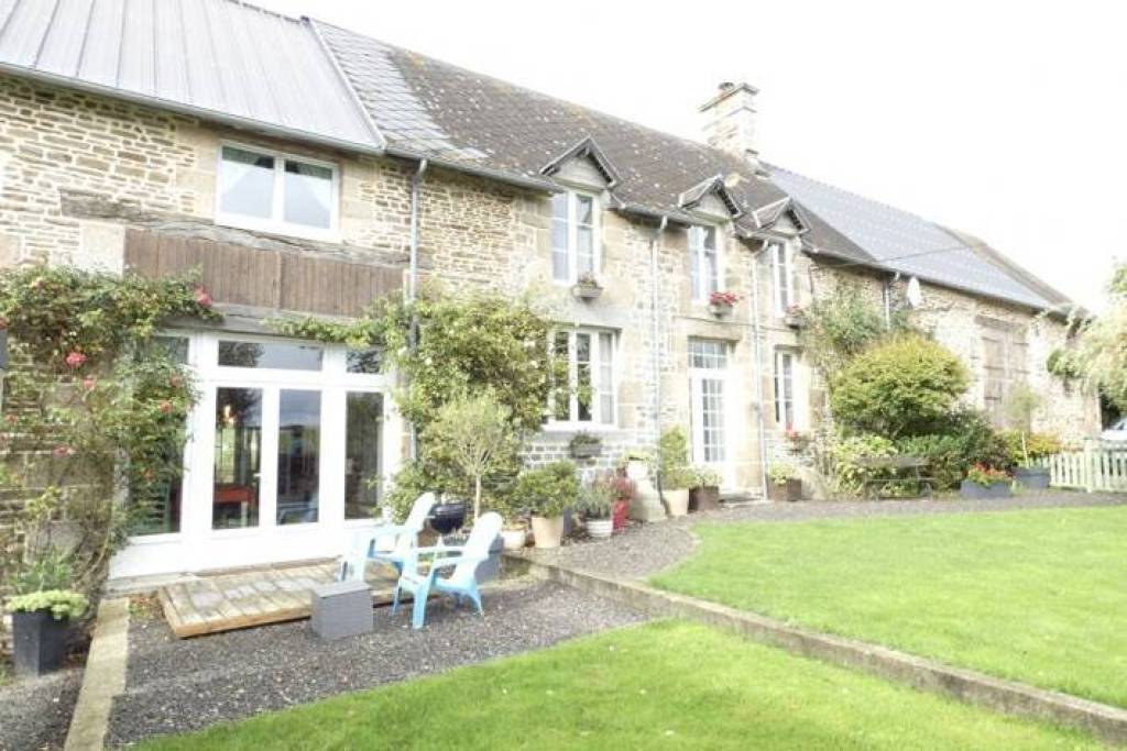 Former Farm House with Guest Gite