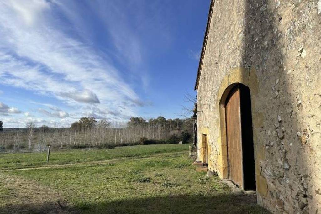 Countryside Barn to Renovate