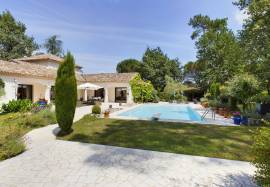 Superb Detached Villa with Guest Gite and Pool
