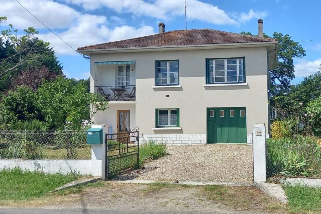 Detached House with Garden