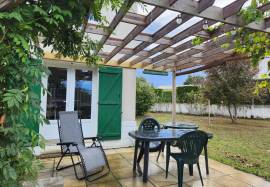 Detached House with Garden