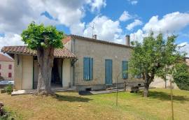 Traditional House with Terrace and Garden