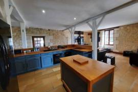 Detached Country House with Swimming Pool