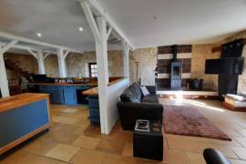 Detached Country House with Swimming Pool