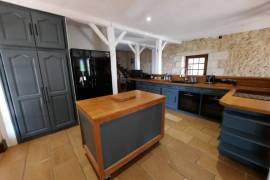 Detached Country House with Swimming Pool