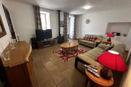 Detached Country House with Swimming Pool