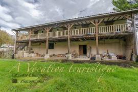 Manor House with Stream and Lake in 88 Hectares