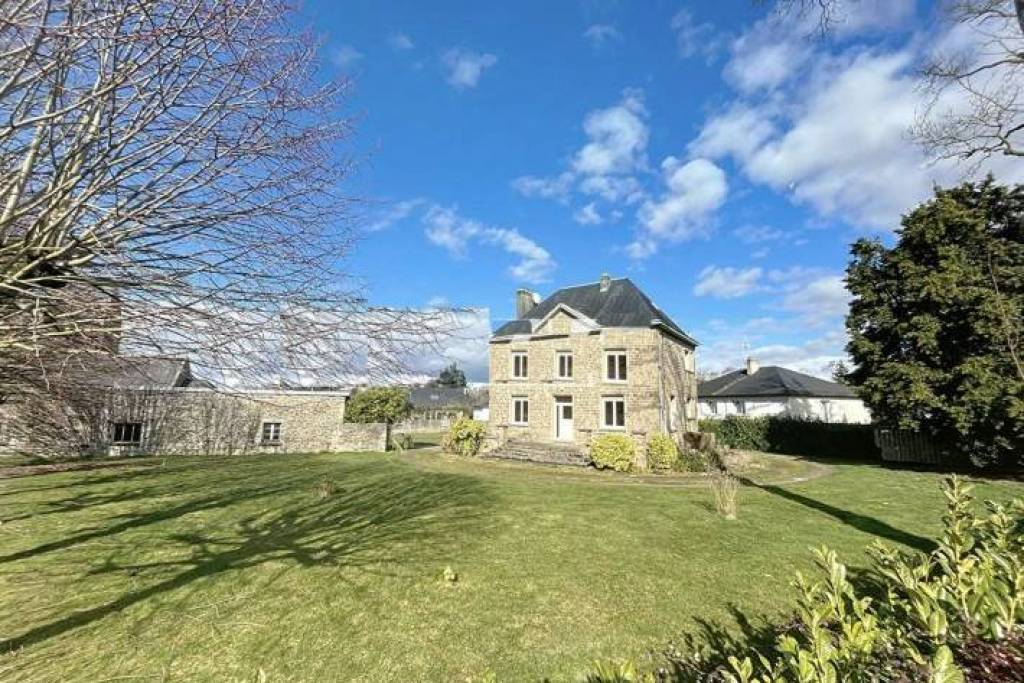 Manor House with Outbuilding in Lovely Garden