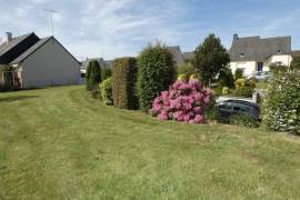 Detached House with Landscaped Garden