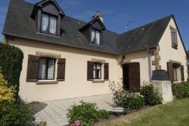 Detached House with Landscaped Garden