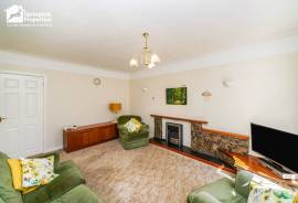 3 bedroom, Semi-detached house for sale 3 bedroom, Semi-detached house for sale