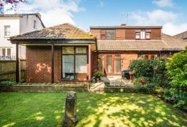 3 bedroom, Semi-detached house for sale 3 bedroom, Semi-detached house for sale