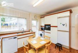 3 bedroom, Semi-detached house for sale 3 bedroom, Semi-detached house for sale