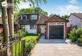 3 bedroom, Semi-detached house for sale