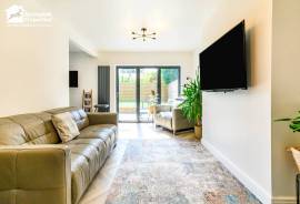 2 bedroom, Bungalow for sale