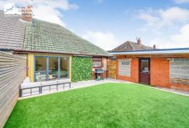 2 bedroom, Bungalow for sale