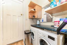 3 bedroom, Semi-detached house for sale