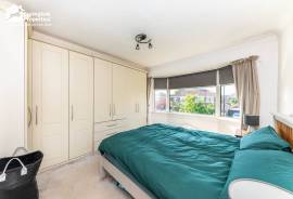 3 bedroom, Semi-detached house for sale