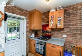 7 bedroom, Semi-detached house for sale