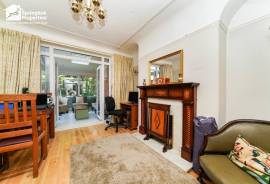 7 bedroom, Semi-detached house for sale