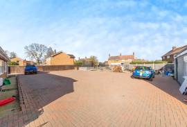 3 bedroom, Bungalow for sale