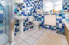 4 bedroom, Detached house for sale