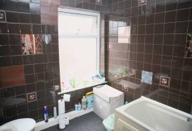 2 bedroom, Terraced House for sale