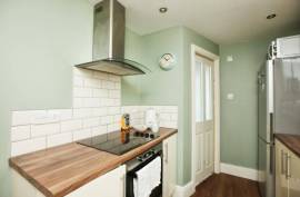 2 bedroom, Maisonette for sale