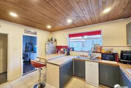 4 bedroom, Semi-detached house for sale