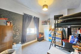 4 bedroom, Semi-detached house for sale