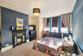 4 bedroom, Semi-detached house for sale