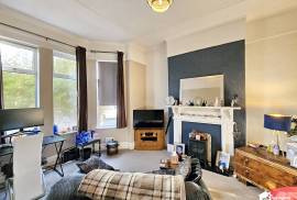 4 bedroom, Semi-detached house for sale