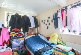 4 bedroom, Semi-detached house for sale
