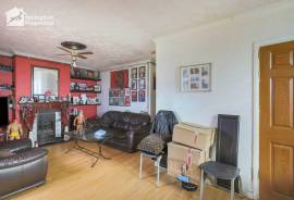 4 bedroom, Semi-detached house for sale