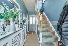 3 bedroom, Semi-detached house for sale