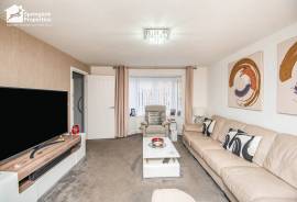 4 bedroom, Detached house for sale