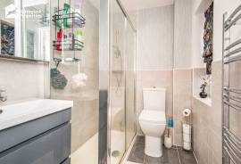4 bedroom, Detached house for sale