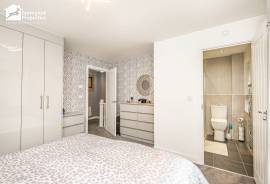 4 bedroom, Detached house for sale