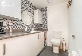 4 bedroom, Detached house for sale
