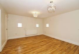 3 bedroom, Detached house for sale