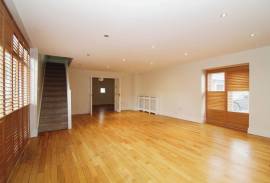 3 bedroom, Detached house for sale