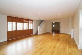 3 bedroom, Detached house for sale
