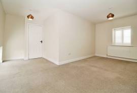 3 bedroom, Detached house for sale