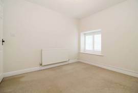 3 bedroom, Detached house for sale