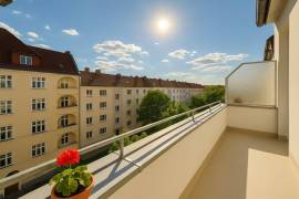 Rented 2-Room Apartment with Balcony for Investment in Prenzlauer Berg