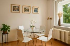 Bright Studio with Balcony and Garden Views in Central Moabit