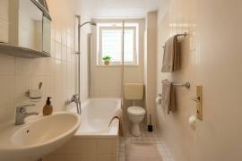 Bright Studio with Balcony and Garden Views in Central Moabit