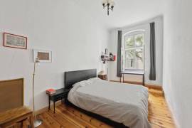 Ready to move: elegant 3-Room altbau apartment with balcony overlooking Boxhagener Platz