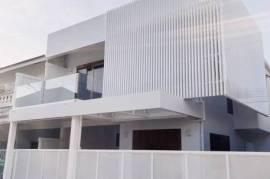 Modern 2 Bedroom Semi Detached House