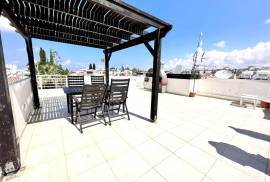 2 Bedroom Top Floor Apartment - Universal, Paphos